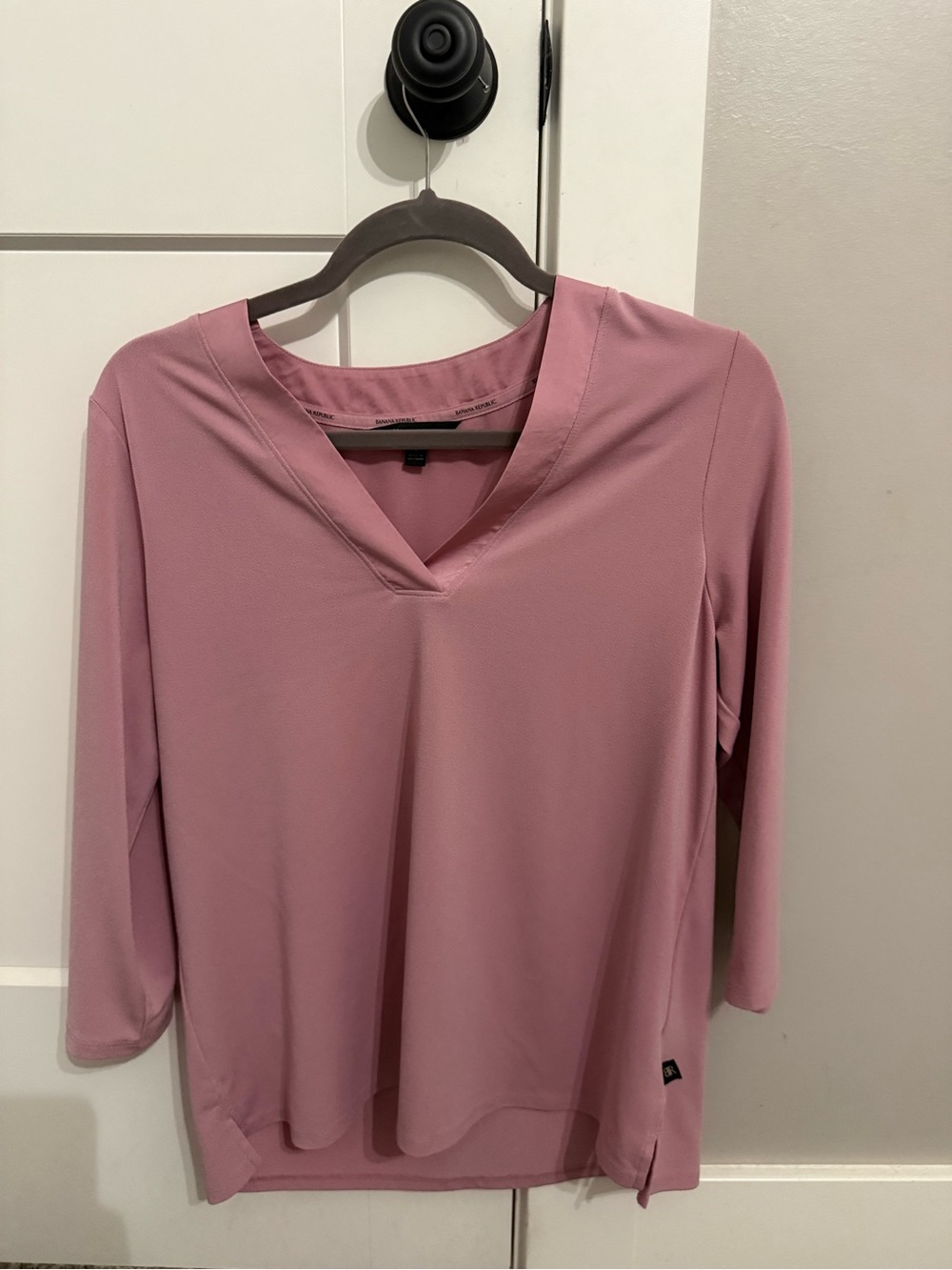 Banana Republic Dusty Rose V-Neck 3/4 Sleeve
